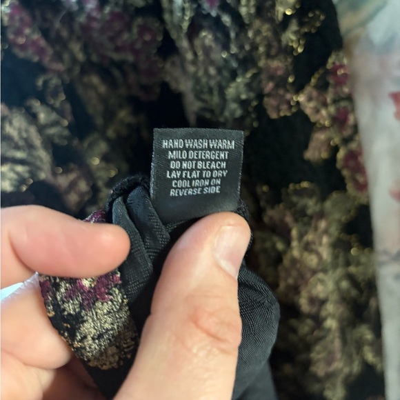 Dressbarn Black and Purple Long Sleeve Blouse with V-Neck 2 Piece set - Picture 9 of 15